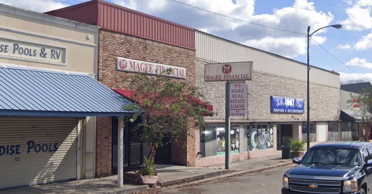 Magee Financial storefront in Bogalusa, LA offering personal and real estate loans.